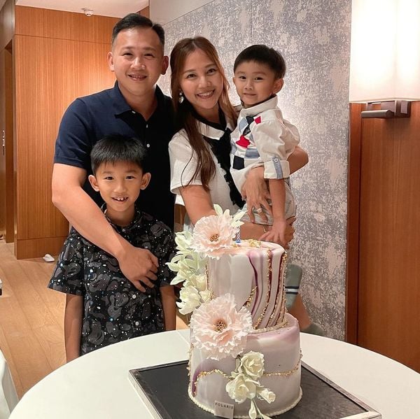 岑洁仪素颜送儿上学 被当外佣呼喝气喊转校