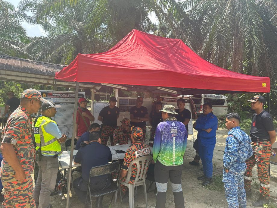 巫裔少年和家人及友人爬山·坠入山谷身亡