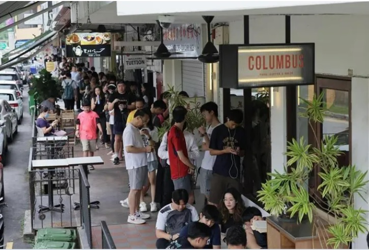 *已签发* 柔:狮城二三事: 美国著名连锁快餐店开设快闪店 所有500个汉堡开业前售罄