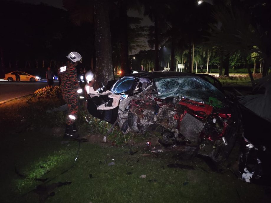 *已签发*柔:【民生特工队】:依城行政中心2交通圈隐藏危险,居民敦促当局改善,免再有意外发生