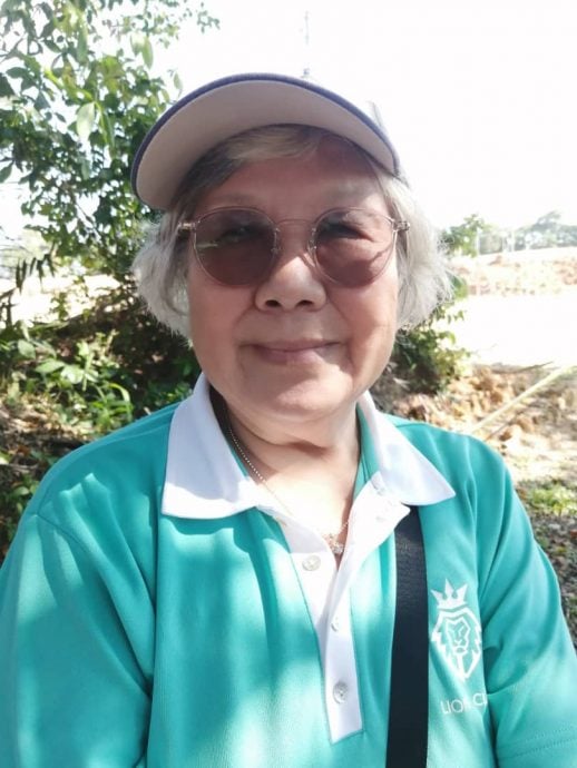 *已签发*柔:叶陶沙新村茄子路泥土崩塌 困扰当地居民