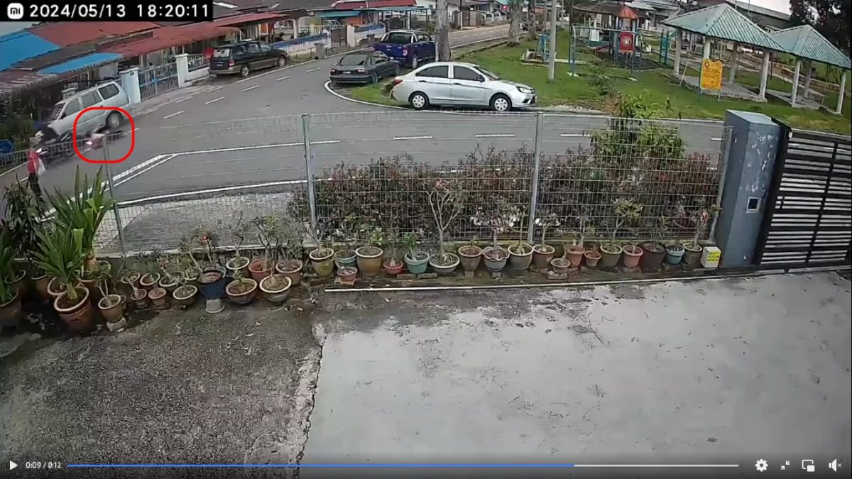 *已签发*柔:士乃新村发生掠夺案 妇女被拖拽倒地受伤