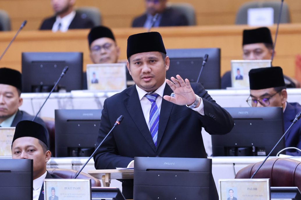 *已签发*柔:州议会文八:莫哈末法兹里:路面洒落水泥可受对付