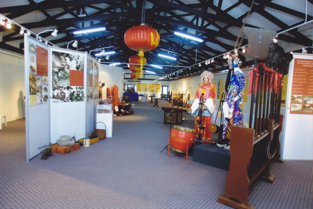 **已签发**柔:新旧对照:对比24年内两华人文化展