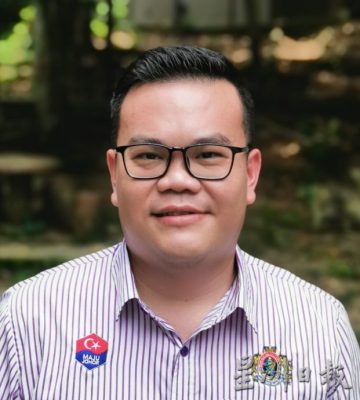 *已签发*柔:民生特工队:峇龙华山庄休闲森林设施年久失修,登山客步步惊心