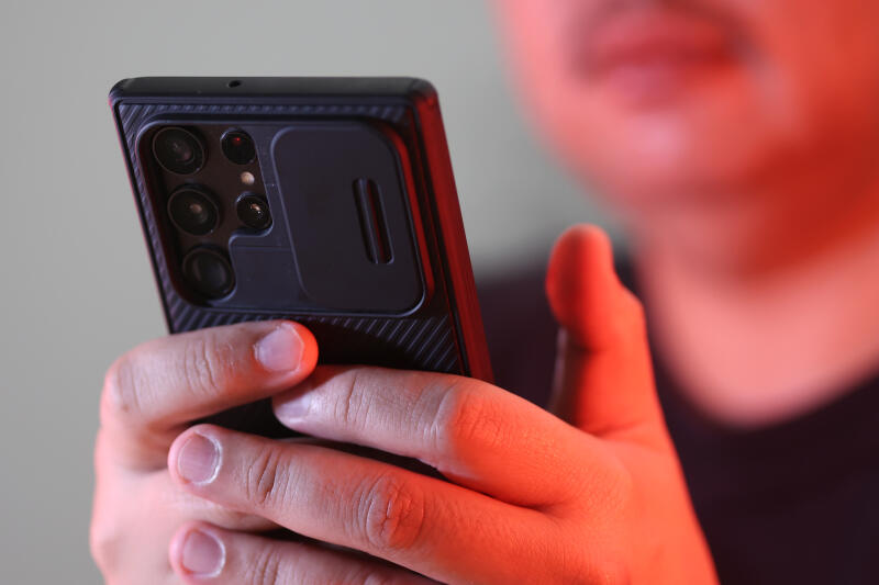 **已签发**柔:狮城二三事:头条:帮房东重置密码,房客盗个资买手机办信用卡