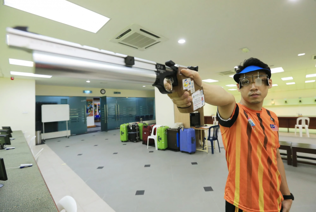 巴黎奥运争金非空谈  射击手黄冠捷瞄准目标