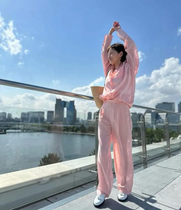 广末凉子将迎第三春? 送上粉嫩透视照模样幸福