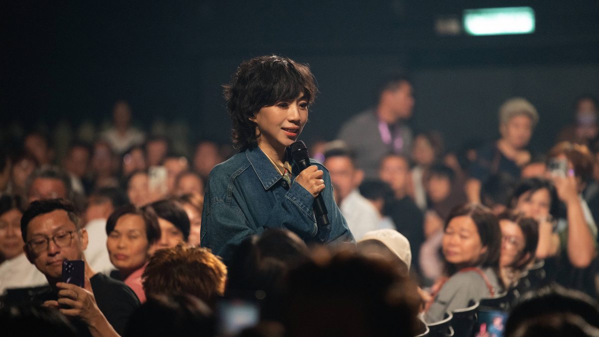 张吉安现身惊喜合唱《五月的人》 万芳:独一无二版本