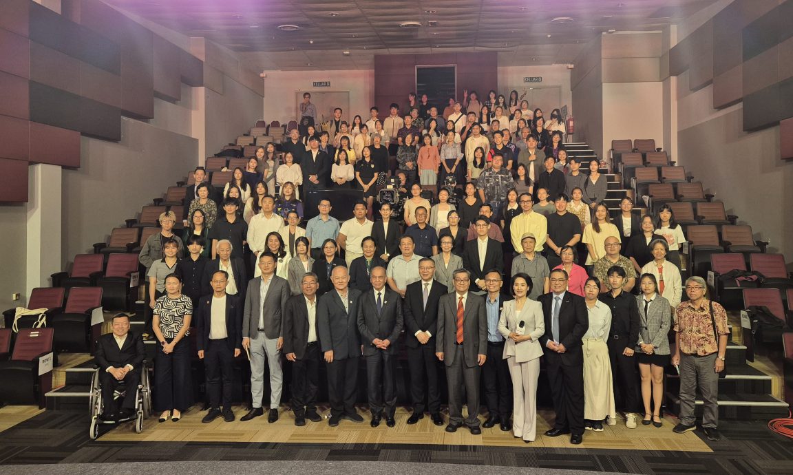 张维为教授及《这就是中国》 与拉曼理工学者学生进行交流