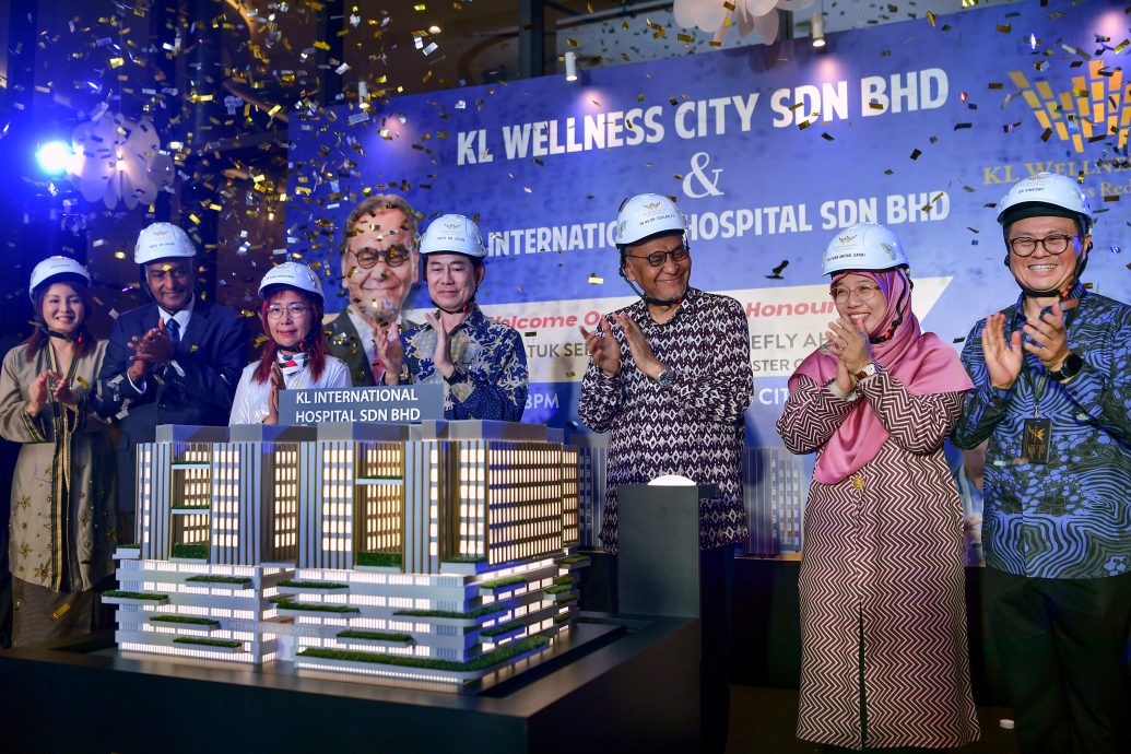 护士短缺日趋严重
卫长:公私合作可解决问题