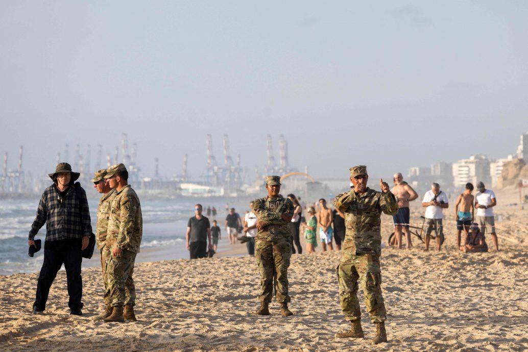 支援加沙临时救援码头作业 美军4船因大浪搁浅