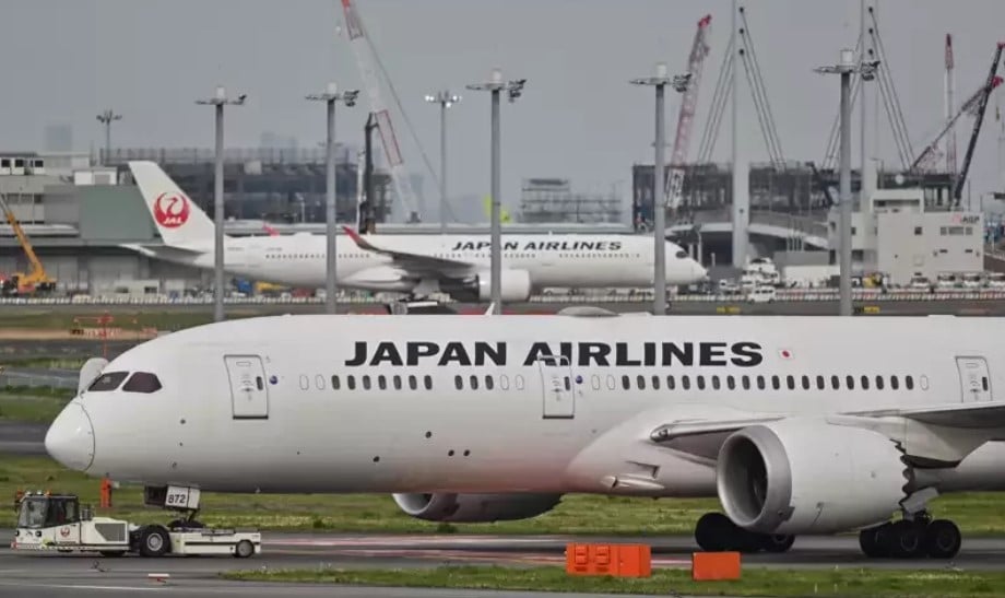 日本机场又出事! 日航2客机羽田机场擦撞紧急停飞