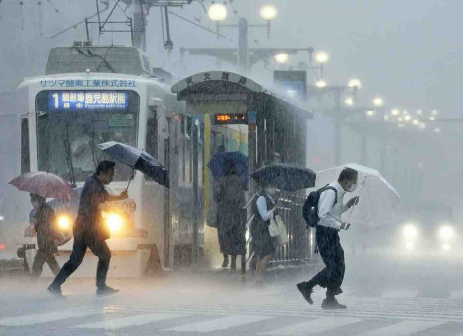  日航与全日空因天气不好而取消羽田机场部分航班