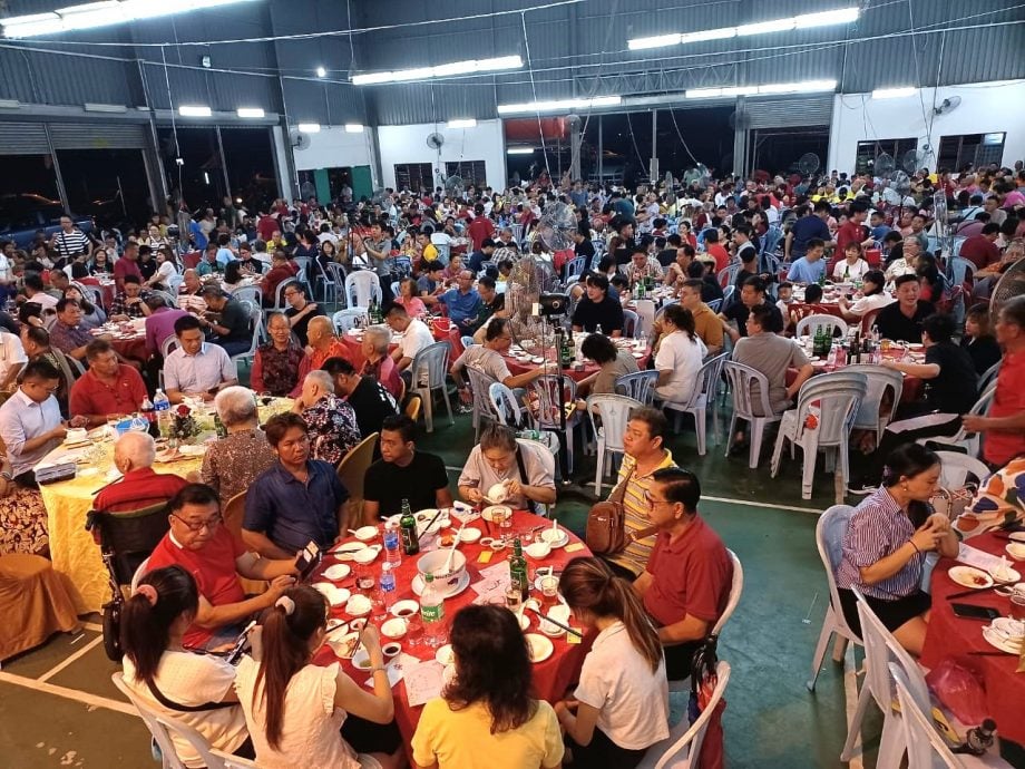 早报可做头//大都会/林进权,武来岸玉封石哪督庙善果园共拨出近700万令吉的慈善基金