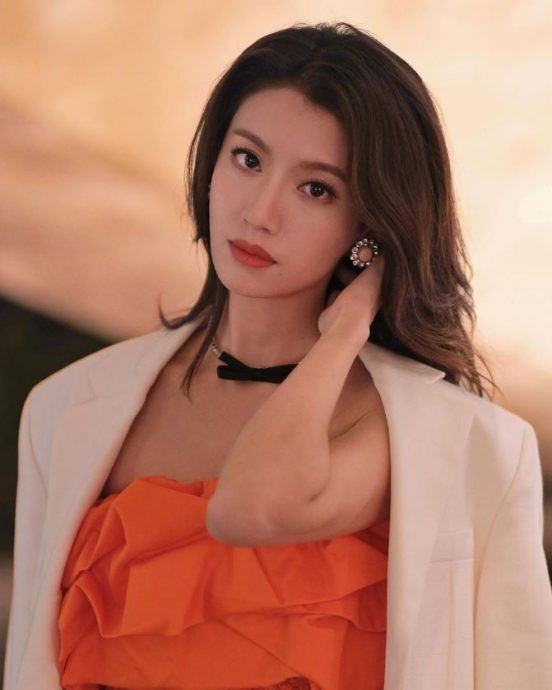 曾被15岁毁墓犯猥亵照片 蔡思贝:已报案