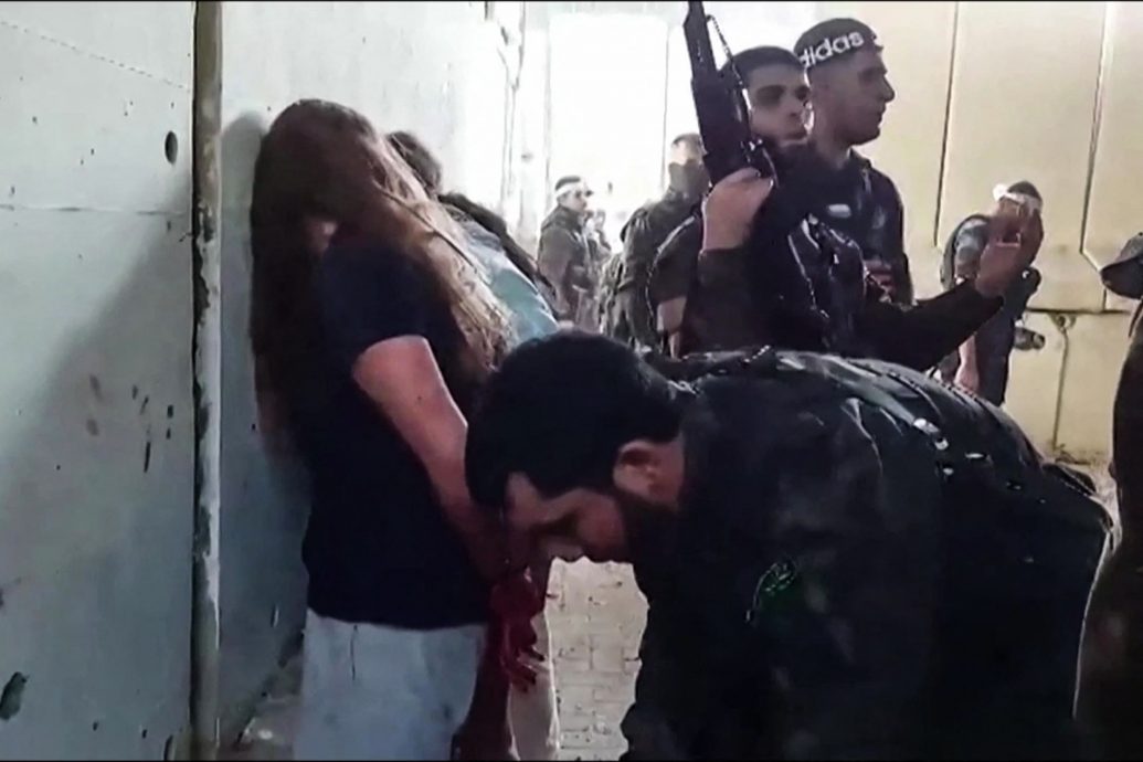 有组织发放哈马斯掳走以色列女兵片段