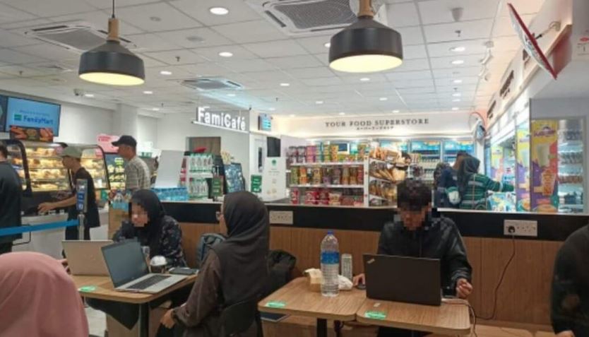 杯葛麦当劳转战全家便利店?学生霸占桌椅做功课