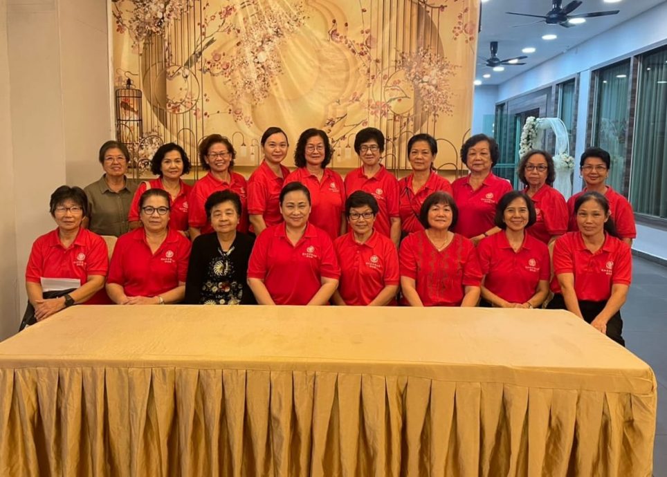 柔︰昔中华公会妇女组义卖粽子,为雅格华小筹款盼获支持