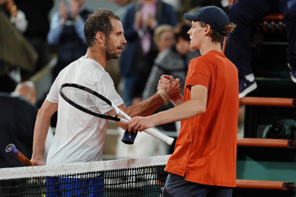 法网公开赛| 挽救赛点豪夺法网16连胜 斯瓦泰克险胜大坂直美