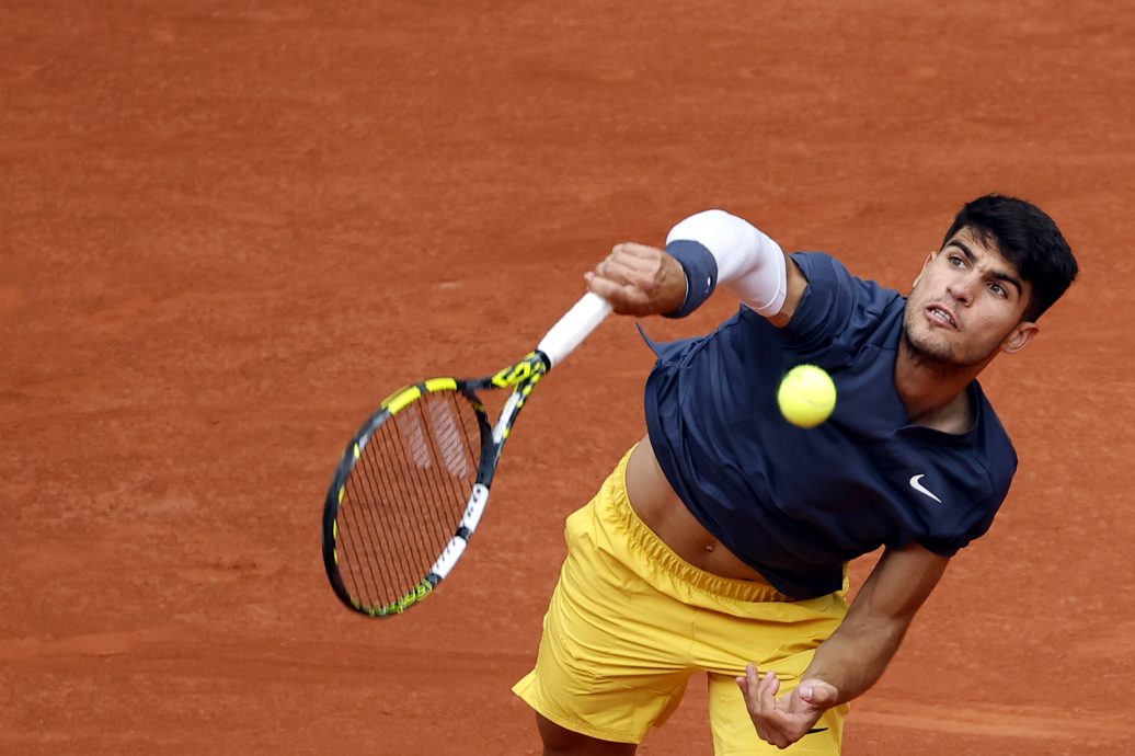 法网|华林卡首圈完胜穆雷 争冠大热阿卡强势开门红