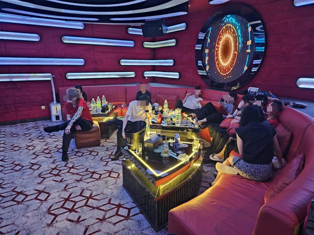 涉嫌提供性服务·警扫荡4娱乐场所 捉16人