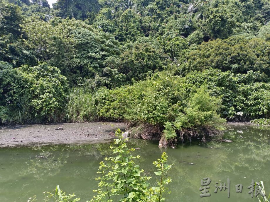 清理挖深加强排水 提升巴占蓄洪池防水灾