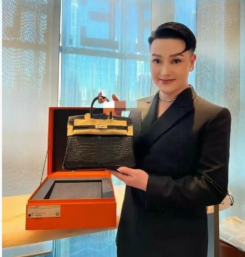 炫富网红圈“地震”:王红权星、鲍鱼家姐等多名百万级网红被全平台封禁