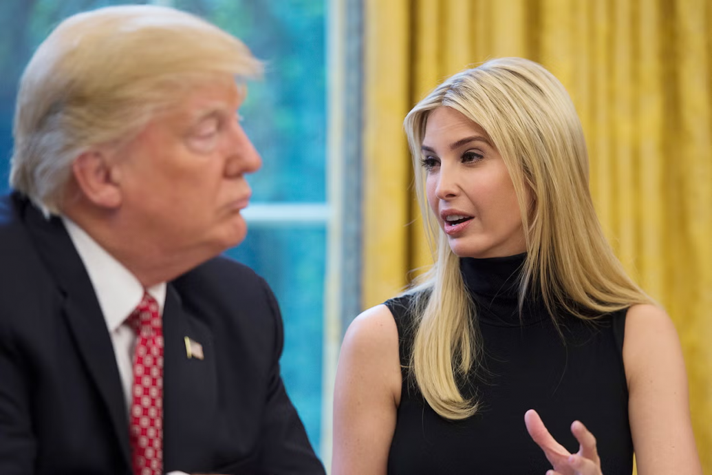 特朗普被裁定有罪后伊万卡发童年与父亲合影,配文“我爱你,爸爸”