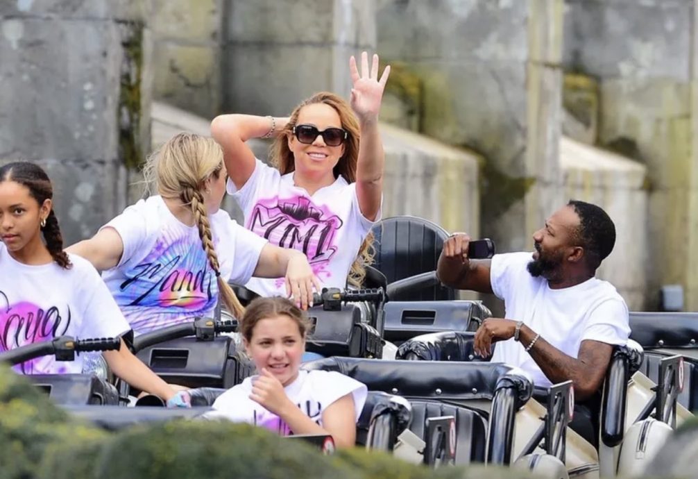 玛丽亚凯莉玩云霄飞车 助理随时待命帮梳头