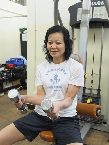 看世界)称香港台湾是“国家”触发风波 港举重健力总会主席辞职