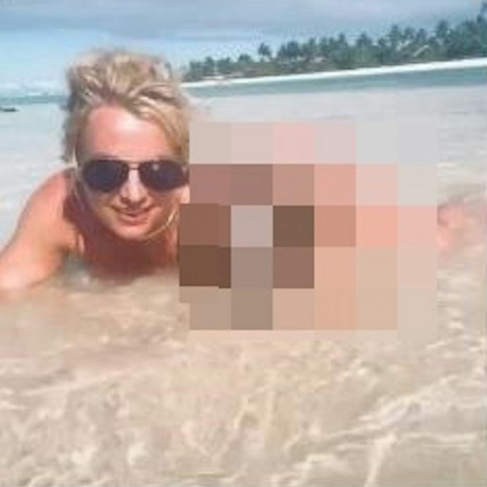 碧妮分享全裸戏水视频 为求更丰满拟隆臀