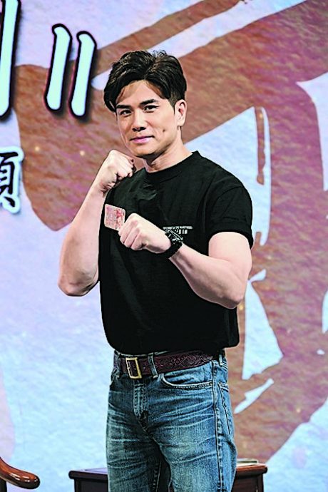 薛家燕年尾大马拍动作片 想邀伍允龙当动作指导