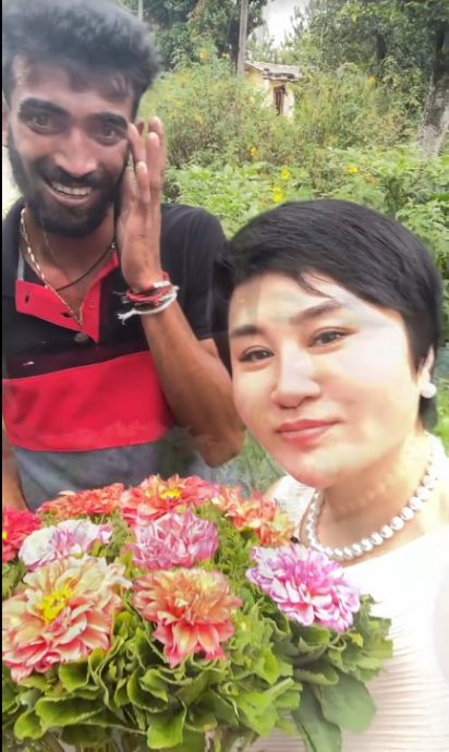 视频|穿越4个山坡只为卖花 斯国小哥感动中旅客