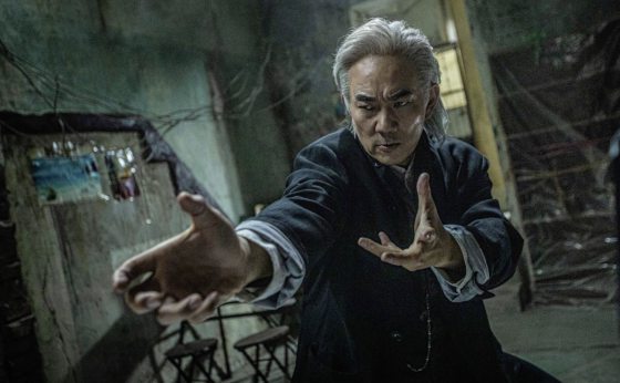 费比安／《九龙城寨之围城》红眼睛幽幽的看着这孤城