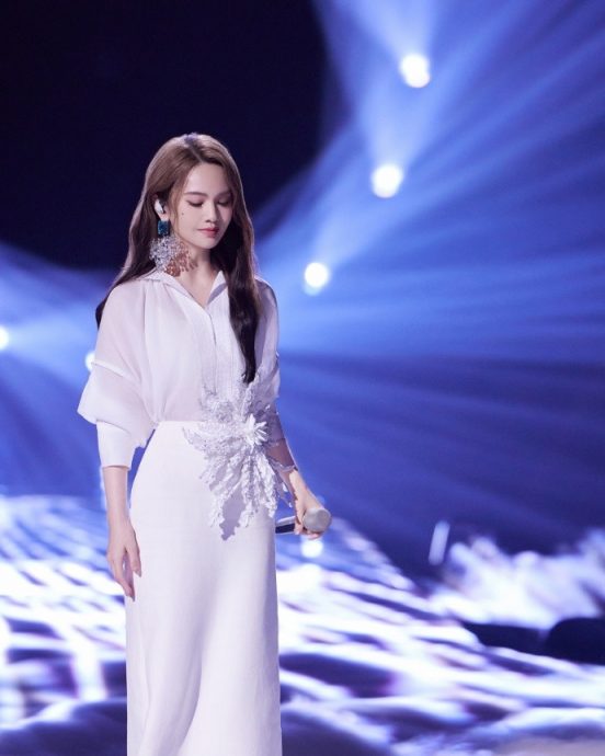 走音+忘词 综合两周成绩垫底 杨丞琳掰了《歌手2024》