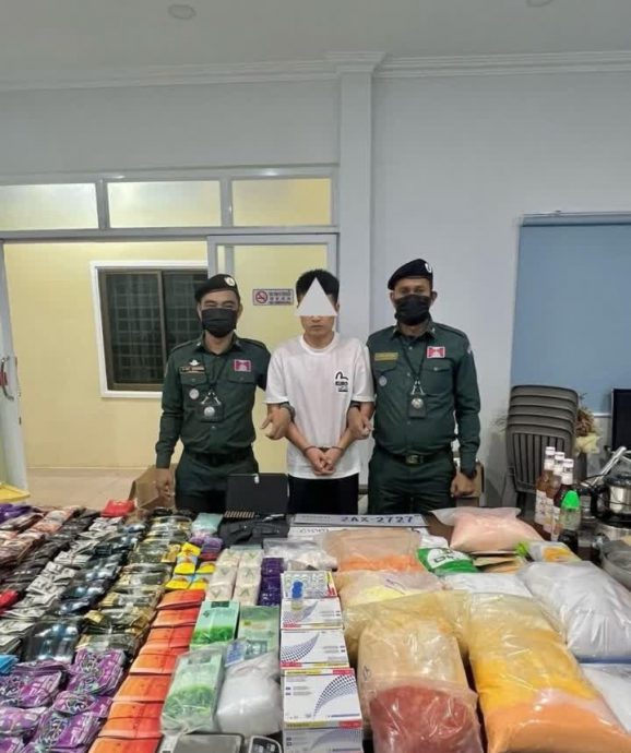 车内暗藏枪支手榴弹 中国男子涉毒被捕