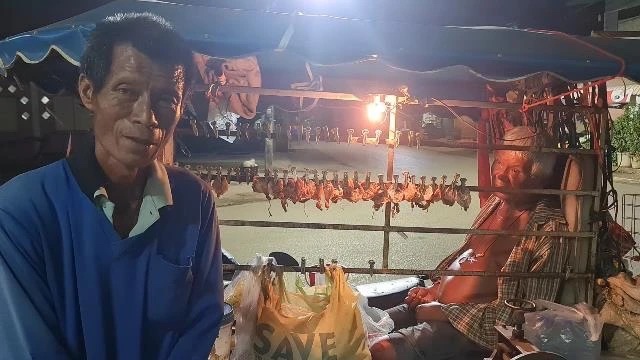 辞工照顾瘫父23年 孝子再苦也不放弃