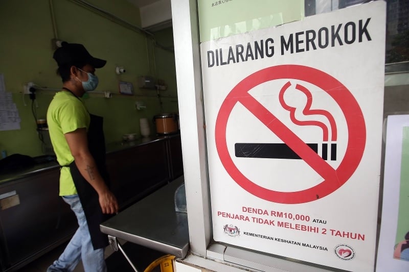 违例烟客收7195传票 罚款达102万令吉 卫生总监:437屋主因黑斑蚊上庭