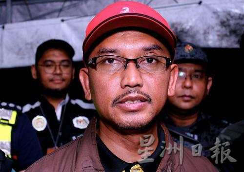 霹移民局展取缔行动 捕23非法外籍男女