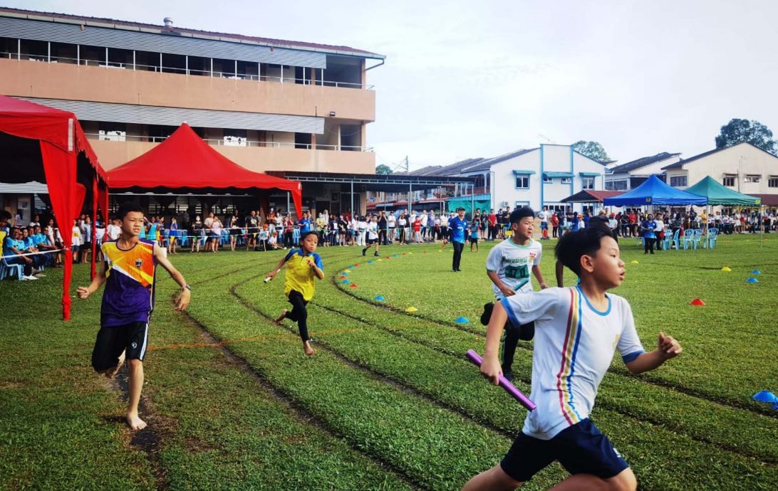霹／第二版头／已签／民德华小运动会 邀各源流校队参赛收获友谊 