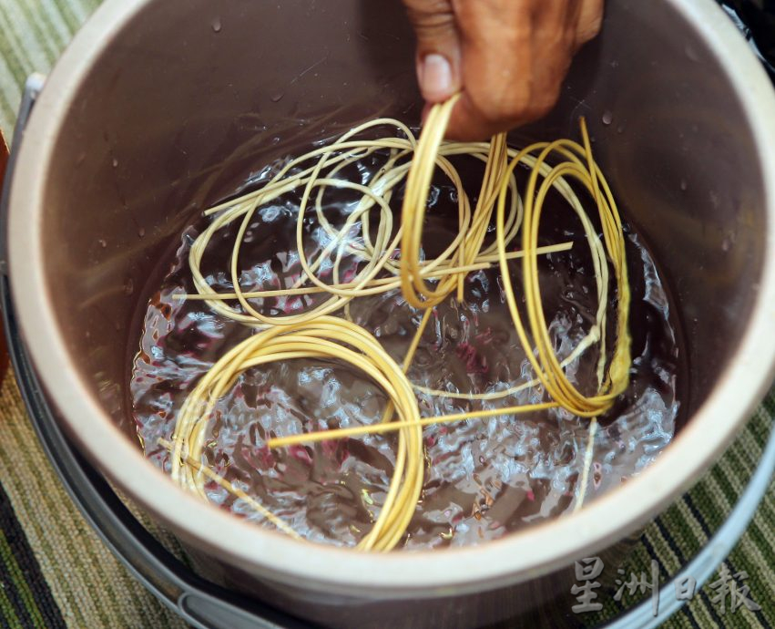 霹:15日见报/封底主文/【它的诞生】编织藤制品是重复日子 特殊人士心性纯粹成能工巧匠