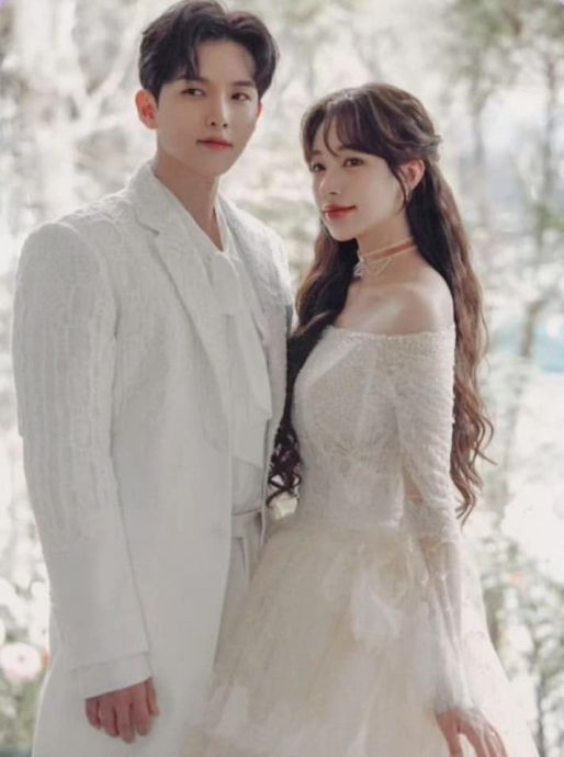 韩娱圈“大四喜”！ SJ厉旭马东石同日完婚