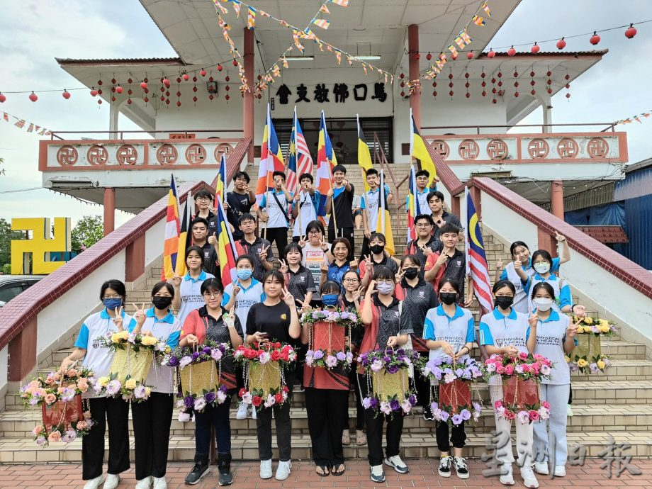 马佛总马口支会睽违5年复办  10花车千人持烛火 游行