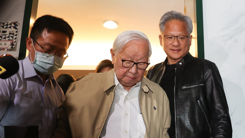 黄仁勋、张忠谋在台北聚餐