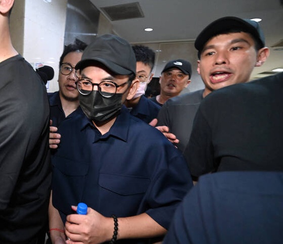 黄子佼抖出6艺人吸毒 大小S检验结果查无实据