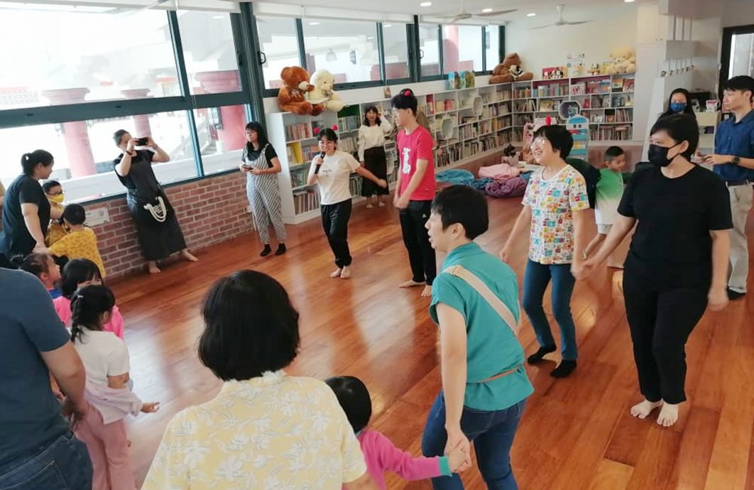 黄碧云:享受阅读乐趣 亲子共读并非教孩子念书