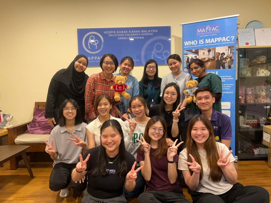 (3日见报)大都会/社区精彩主文《蝴蝶之吻:无遗憾道别》/4图