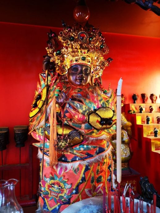 (古城封底主文)《庙堂之旅》马木武吉俄礼北圣宫 张公圣君大显威灵 救世万民