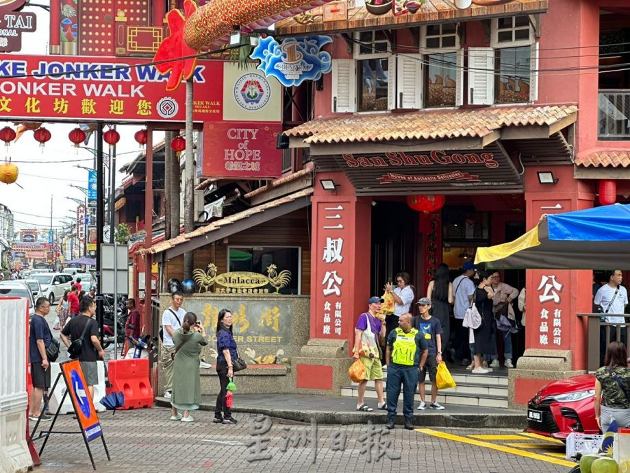 （古城封面主文）改道后老街车流量高 商民忧老街建筑受影响